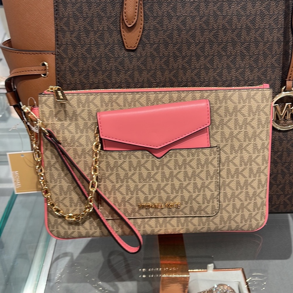 MICHAEL KORS JET SET ITEM LG 2 in 1 CARD CASE & WRISTLET
Tea Rose 
NWT - Picture 4 of 16